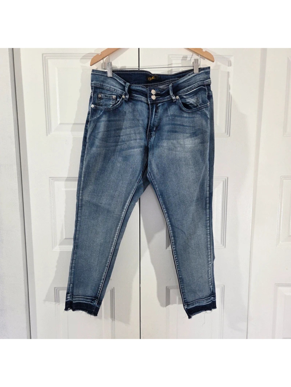 dkin Women's Skinny Jeans Embroidered Floral Raw Hem Stretch 14W #1513